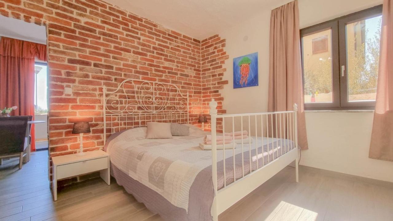 Апартаменти Enio Novigrad  Екстер'єр фото